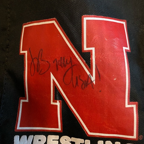 Wrestling bag- nebraska jordan burroughs signed - Picture 2 of 4